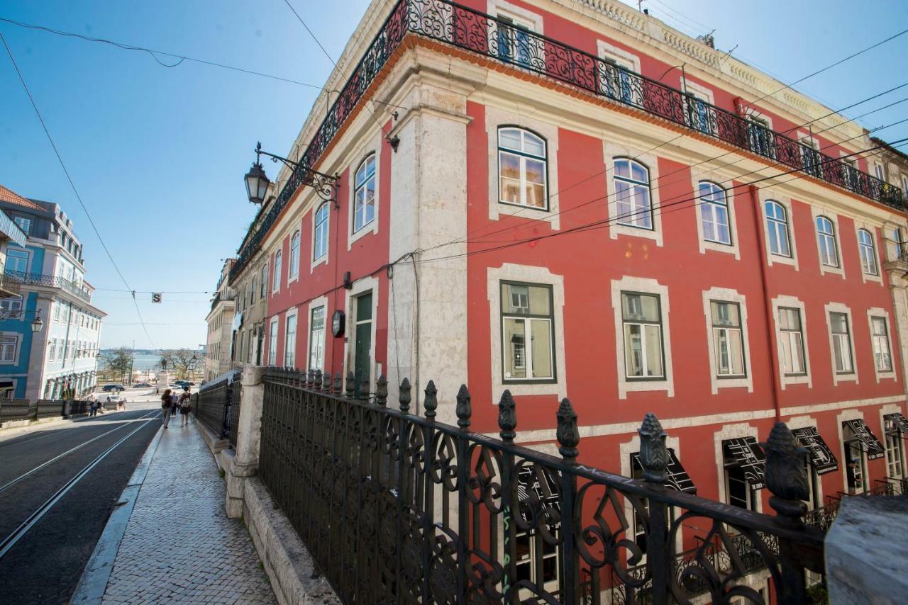 A Captivating Apartment Close To River Tagus In Лиссабон Экстерьер фото