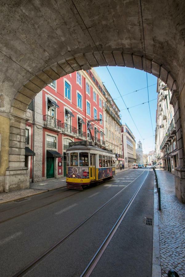 A Captivating Apartment Close To River Tagus In Лиссабон Экстерьер фото